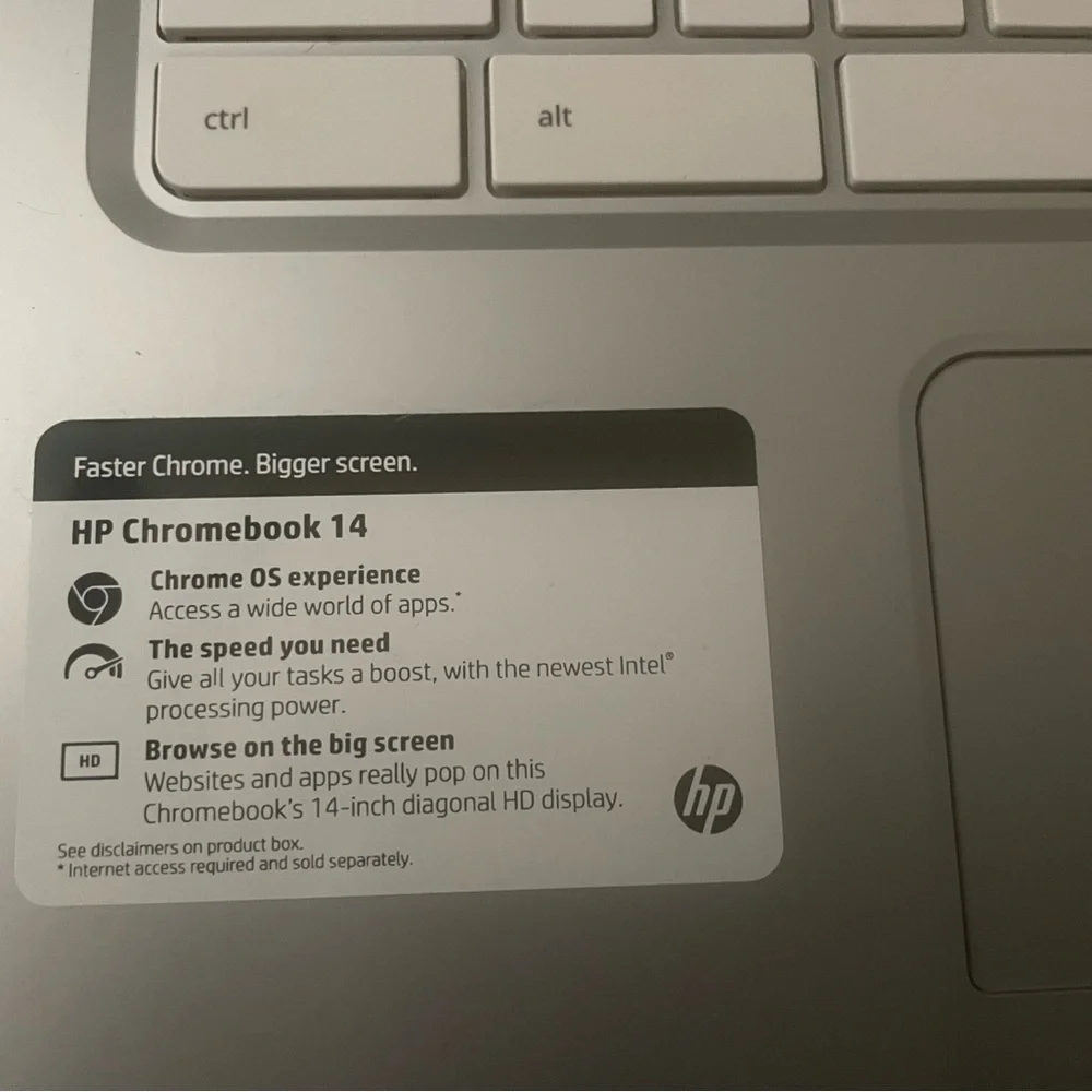 2 HP LAPTOPS - parts only both turn on and in great condition